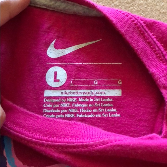 Pink Nike T-shirt - Picture 3 of 3